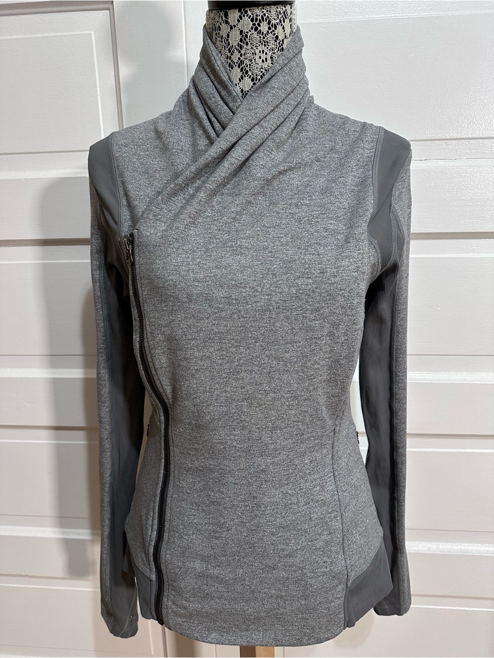 Lululemon Bhakti Yoga Jacket 8 Heathered Slate Grey Dbl Side Zip Wrap Define